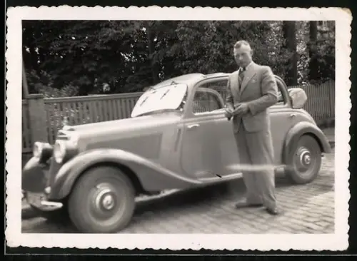 Fotografie Auto Mercedes Benz 170 Cabrio, Fahrer nebst PKW