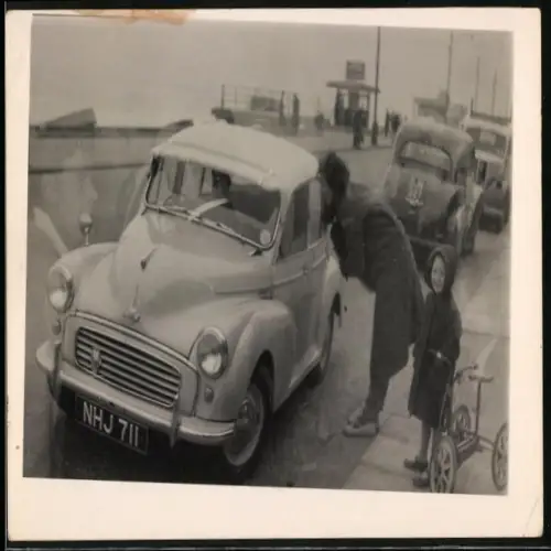 Fotografie Auto Morris Minor, PKW mit Kennzeichen England