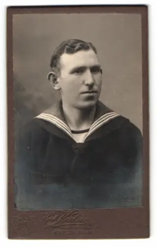 Fotografie Karl Karlson, Karlskrona, schwedischer Matrose in Uniform mit Matrosenknoten
