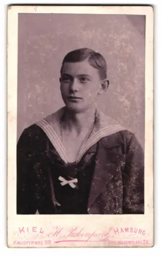 Fotografie H. Pickenpack, Kiel, junger deutscher Matrose in Uniform