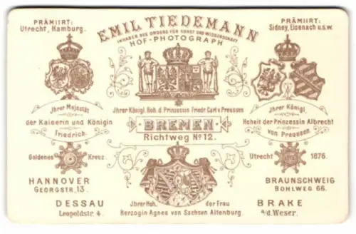 Fotografie Emil Tiedemann, Bremen, Richtweg 12, Anschrift des Ateliers nebst kgl. Wappen & Auszeichnungen