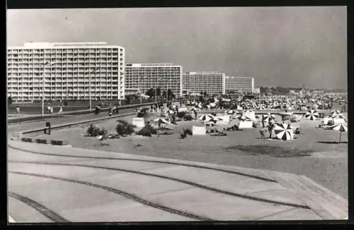 AK Mamaia, Pe Plaja