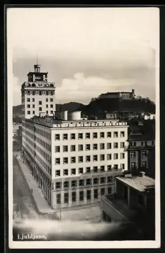 AK Ljubljana, Teilansicht mit Turm-Hochhaus und Burg aus der Vogelschau