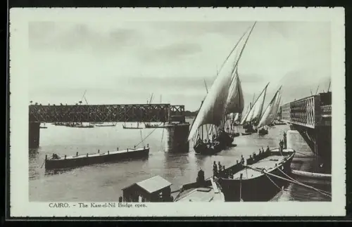 AK Cairo, The Kasr-el-Nil Bridge, open