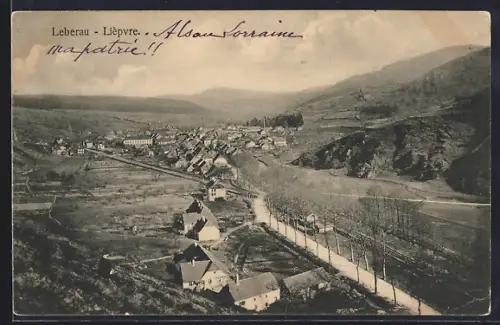 AK Lièpvre, Vue du village dans la vallée avec collines environnantes