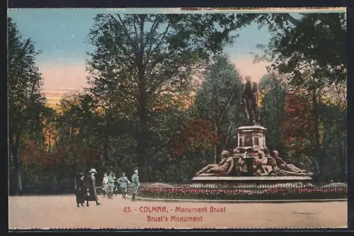 AK Colmar, Monument Bruat dans le parc environné d`arbres et de visiteurs