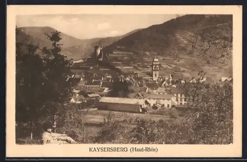 AK Kaysersberg /Haut-Rhin, Vue sur le village avec la tour médiévale et l`église en arrière-plan