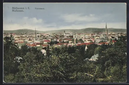AK Mulhouse, Panorama de la ville avec vue sur les toits et les collines environnantes