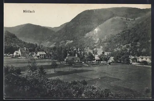 AK Mittlach, Vue du village entouré de montagnes