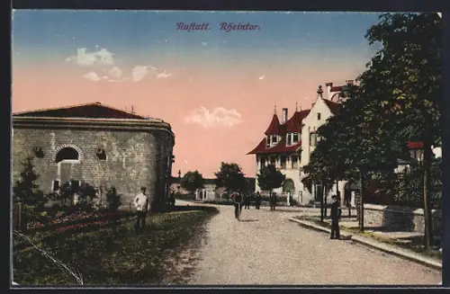 AK Rastatt, Strassenpartie am Rheintor