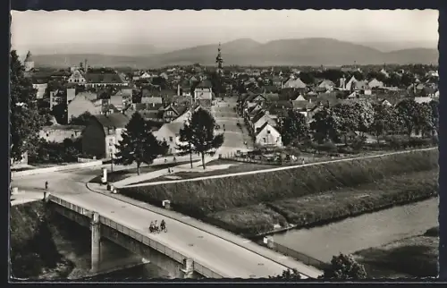 AK Rastatt i. B., Strassenpartie mit Friedensbrücke