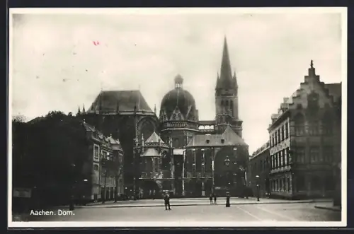 AK Aachen, Dom mit Strassenpartie