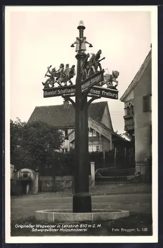 AK Lenzkirch, Ortspartie mit Wegweiser