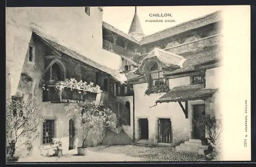 AK Chillon, la première cour à l`intérieur du château