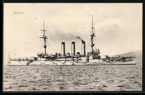 AK Japanisches Kriegsschiff Iwate in Küstennähe