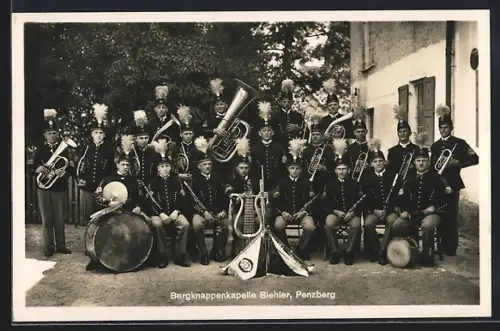 AK Penzberg, Bergknappenkapelle Biehler mit Instrumenten