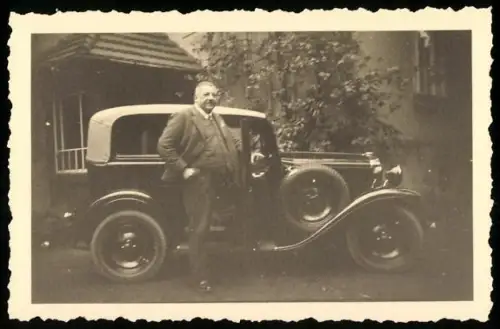 2 Fotografien Auto Opel Cabrio, beleibter Herr & Frauen mit PKW