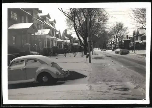 Fotografie Auto Volkswagen VW Käfer, PKW im Winter in Toronto / Kanada