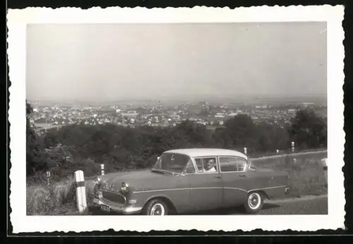 Fotografie Auto Opel Rekord, Limousine mit Kfz-Kennzeichen Wien