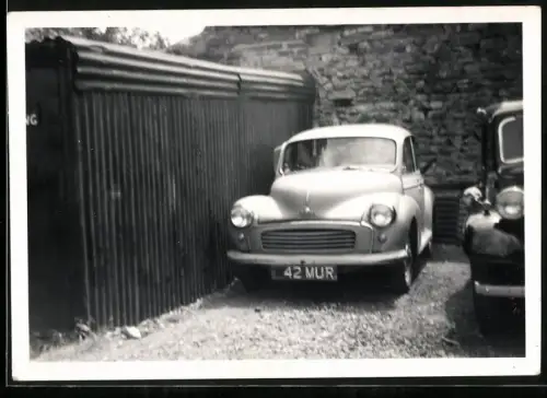 Fotografie Auto Morris Minor, PKW mit Kennzeichen England