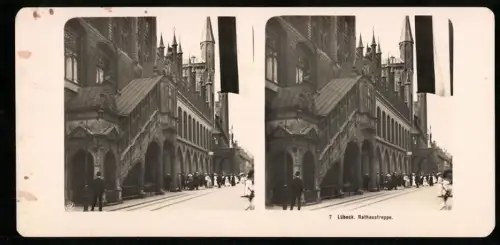 Stereo-Fotografie NPG, Ansicht Lübeck, Strassenpartie an der Rathaustreppe
