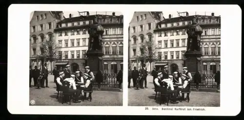 Stereo-Fotografie NPG, Ansicht Jena, Studenten halten Sitzung ab am Denkmal Kurfüsrt Jon. Friedrich