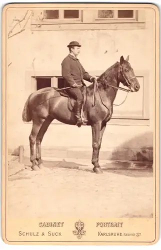 Fotografie Schulz & Suck, Karlsruhe, Kaiserstr. 227, Ansicht Karlsruhe, Reiter auf edlem Ross