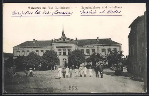 AK Maizières bei Vic, Gemeindehaus und Schulhaus