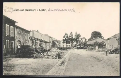 AK Bensdorf, Rue principale avec maisons et arbres en perspective