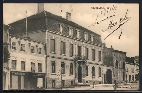 AK Château-Salins, Vue de la place avec bâtiments et commerces