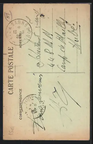 AK Nébing /Moselle, Vue de la rue principale avec église et maisons adjacentes