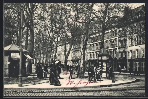 AK Metz, Rue de l`Esplanade animée avec passants et arbres en hiver