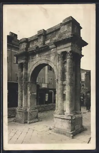 AK Pola, L`Arco dei Sergi