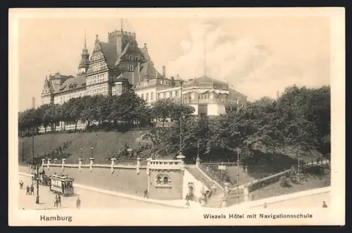 AK Hamburg, Wiezels Hotel mit Navigationsschule, Strassenbahn