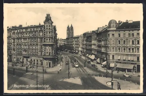 AK Magdeburg, Hasselbachplatz mit Strassenbahn, Häuserfassaden und Kirchtürme