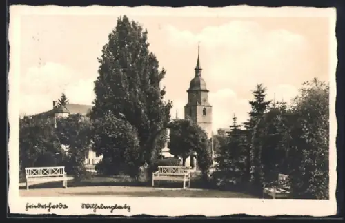 AK Friedrichroda, Wilhelmsplatz mit Blick auf die Kirche
