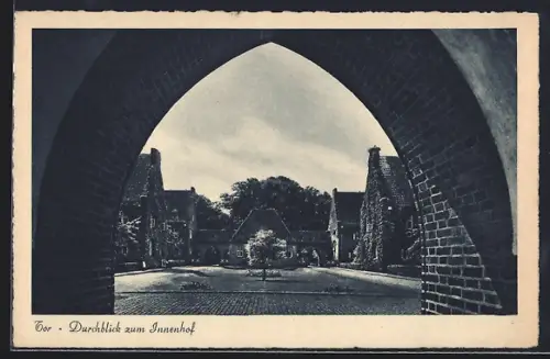 AK Bremen /Osterholz-Tenever, Tor mit Durchblick zum Innenhof