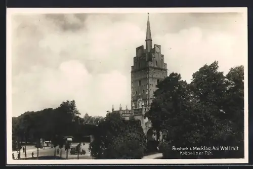 AK Rostock i. Mecklbg., Am Wall mit Kröpeliner Tor