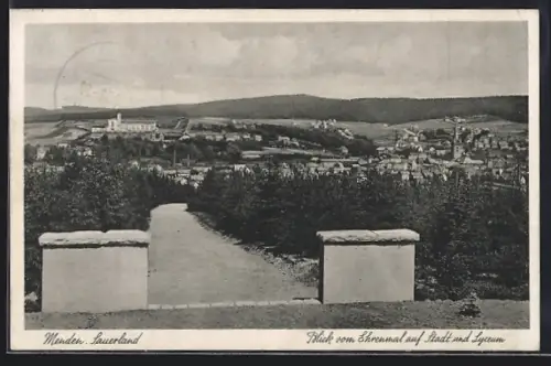 AK Menden /Sauerland, Blick vom Ehrenmal auf Stadt und Lyceum