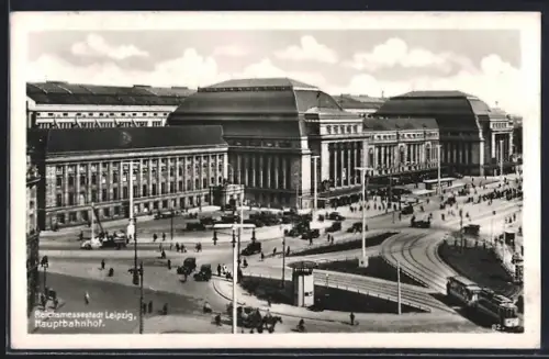 AK Leipzig, Hauptbahnhof, Blick auf den Bahnhofsvorplatz mit Strassenbahnen