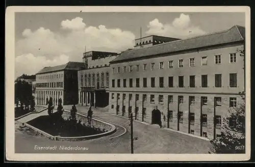 AK Eisenstadt / Niederdonau, Partie an der Kaserne