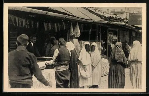 AK Sarajewo, Türkinnen beim Einkauf in der Carsija, Strassenhändler