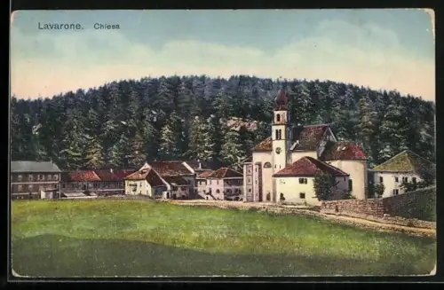 AK Lavarone, Ortsansicht mit Kirche
