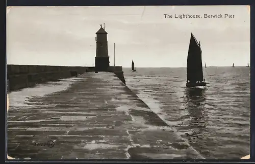 AK Berwick, The Lighthouse, Berwick Pier