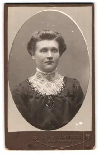 Fotografie Atelier Anderson, Falk, Porträt einer Dame