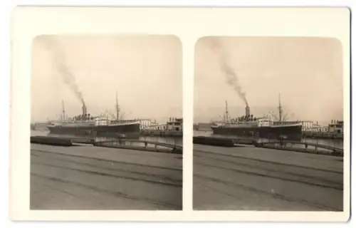Stereo-Fotografie Ansicht Tsingtau, deutscher Reichspostdampfer Goeben im grossen Hafen, Kiautschou