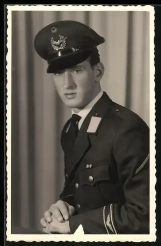 Foto-AK Soldat der Bundeswehr-Luftwaffe in Uniform