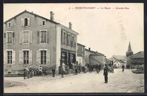 AK Remoncourt, Le Bazar, Grande-Rue avec habitants et cyclistes