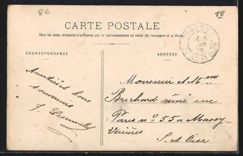 AK Vittel /Vosges, Rue de la Gare avec des passants devant les établissements économiques David