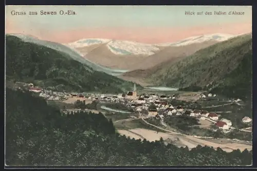 AK Sewen, Vue sur le Ballon d`Alsace et le village entouré de montagnes
